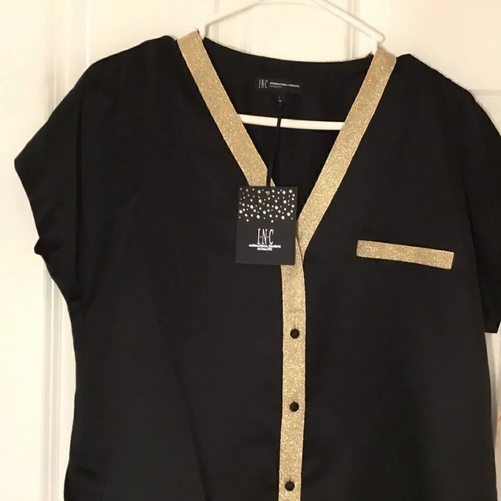 NWT. Women’s Pajama Shirt Black Size Medium